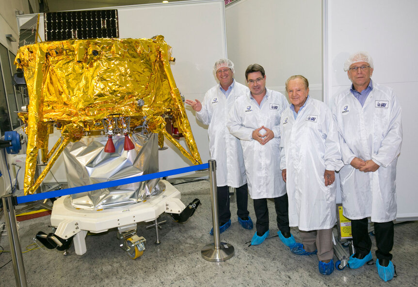 SpaceIL administrators and Israel’s Minister of Science, Technology and Space, Ofir Akunis, visit the Beresheet lander before it was shipped to Florida for launch. Credit: SpaceIL