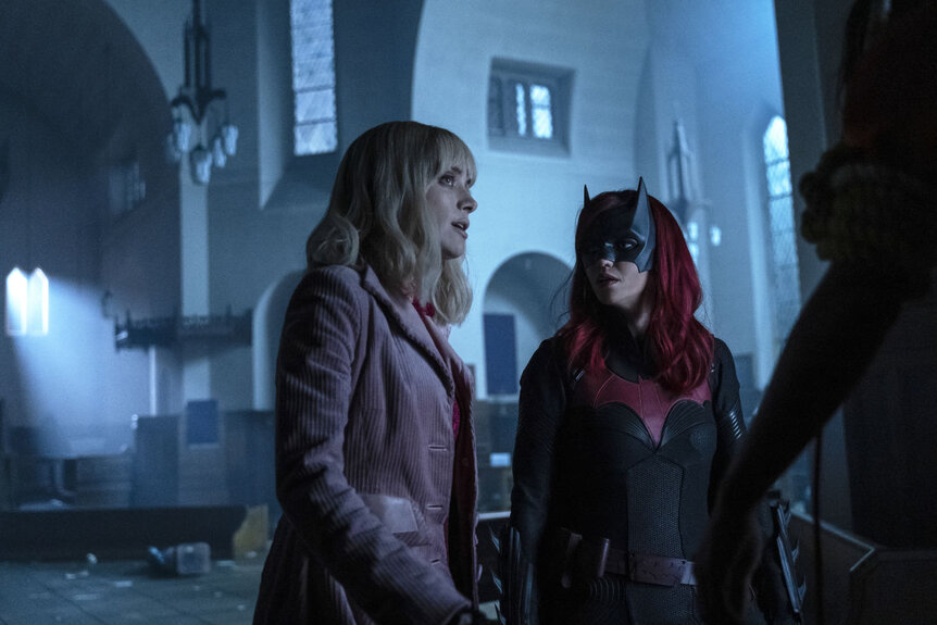 Batwoman 1x13 Alice and Kate
