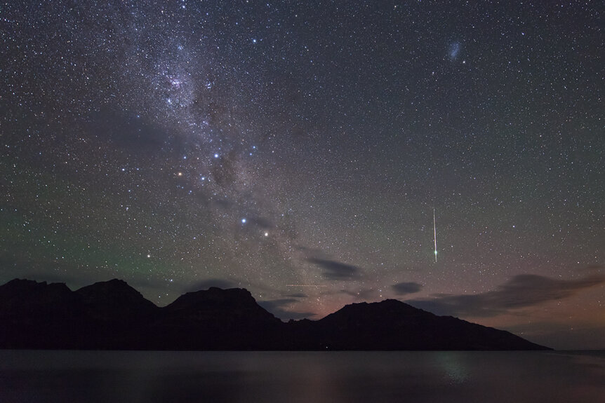 A lone Geminid meteor from the 2012 shower. Credit: Colin Legg