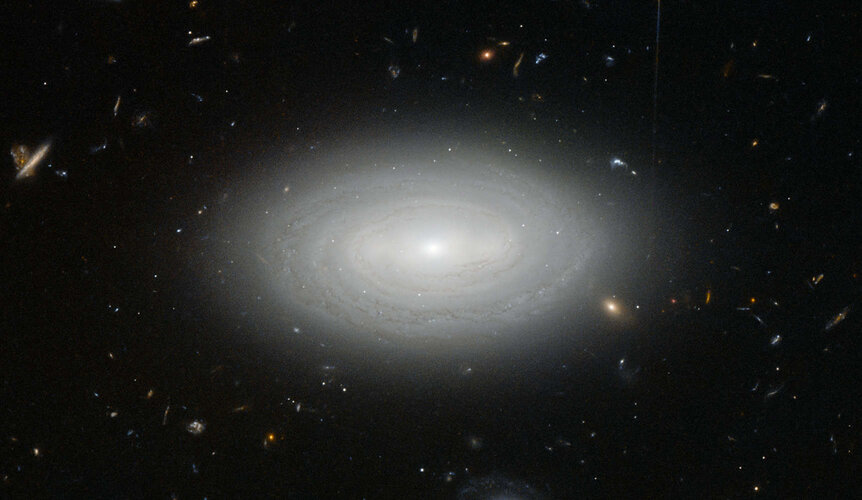 A closer view of MCG+01-02-015, a lonely spiral galaxy. Credit: ESA/Hubble & NASA and N. Gorin (STScI) and Judy Schmidt