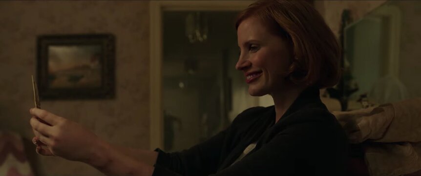 Jessica Chastain smiling in It: Chapter Two
