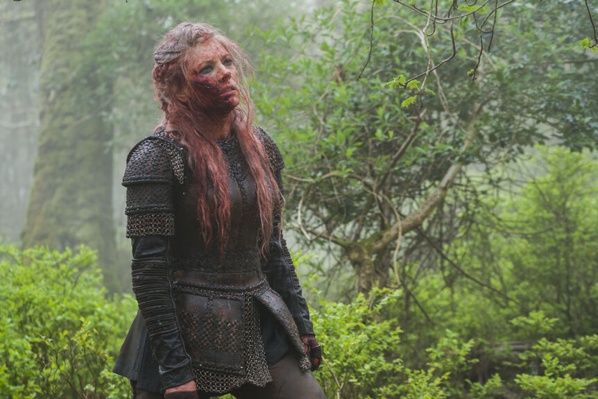 Vikings Season 5B What Happens In The Cave Lagertha Bloodied