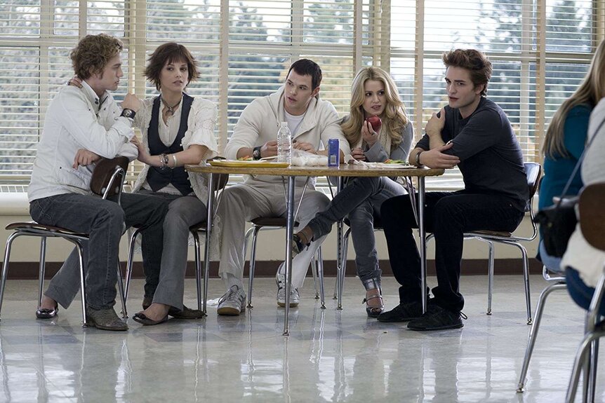 Cullens eating