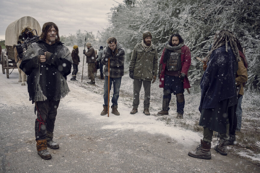 TWD_916_GP_1107_0475_RTThe Walking Dead episode 916 - Daryl leads the Kingdom through the snow