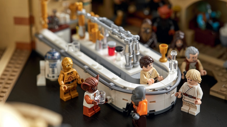 LEGO Mos Eisley Cantina set