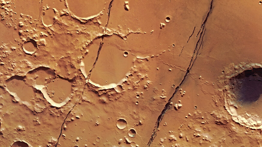 Cerberus Fossae is a set of largely parallel cracks in the surface of Mars near the Equator. Credit: ESA/DLR/FU Berlin, CC BY-SA 3.0 IGO
