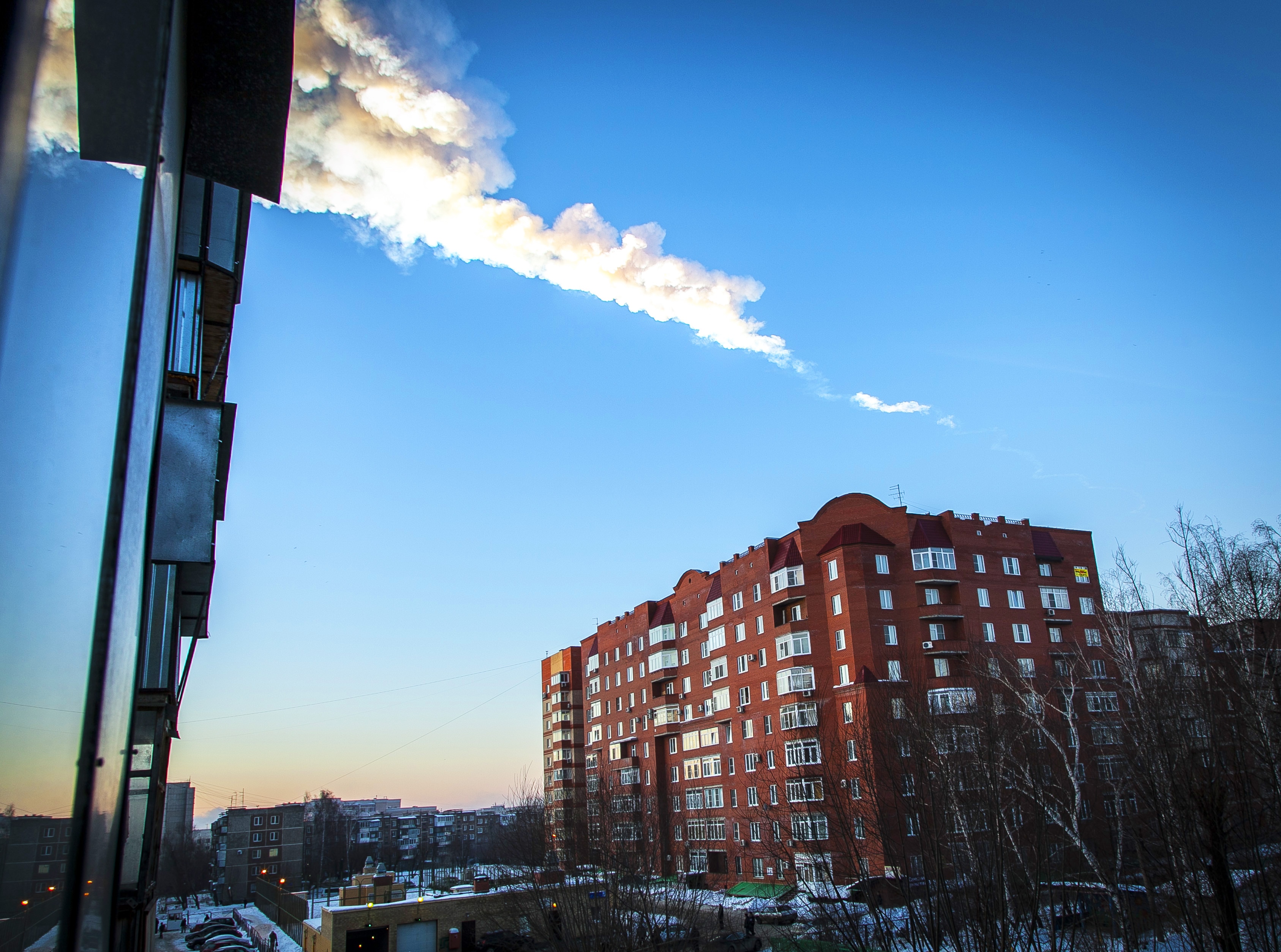 161729171-meteorite-trail-is-seen-above-a-residential-apartment.jpg