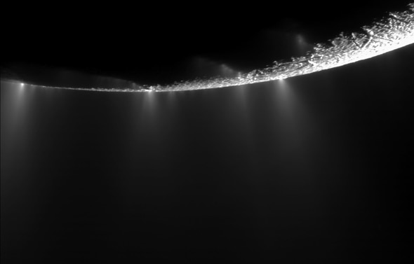 cassini_enceladus_plumes_590.jpg