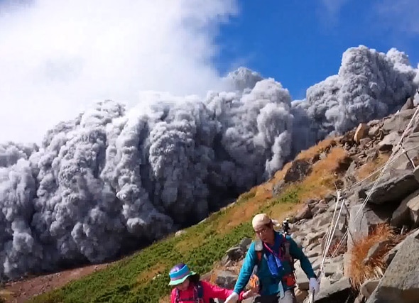 ontake_eruption_pyroclasticflow.jpg
