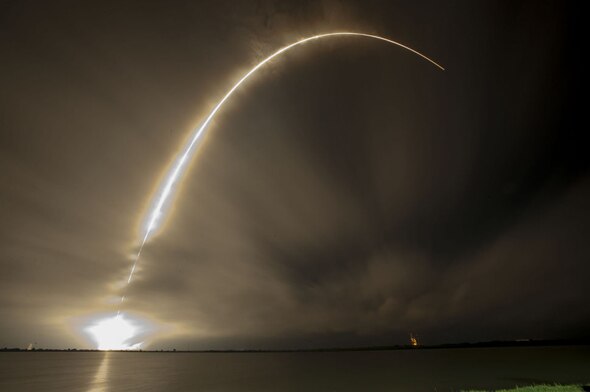 spacex_asiasat8_launchstreak.jpg