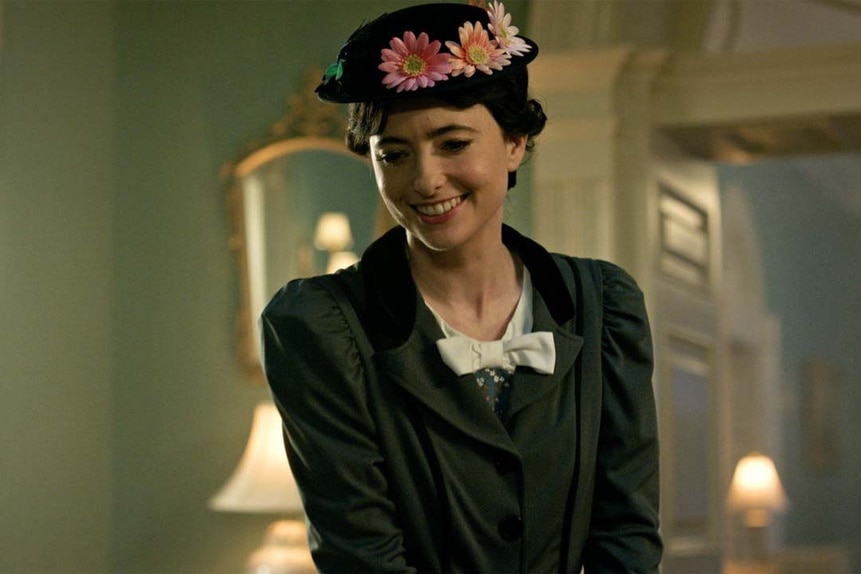 Annie Gilpin (Sarah Sherman) appears in a flower hat in Chucky 304.
